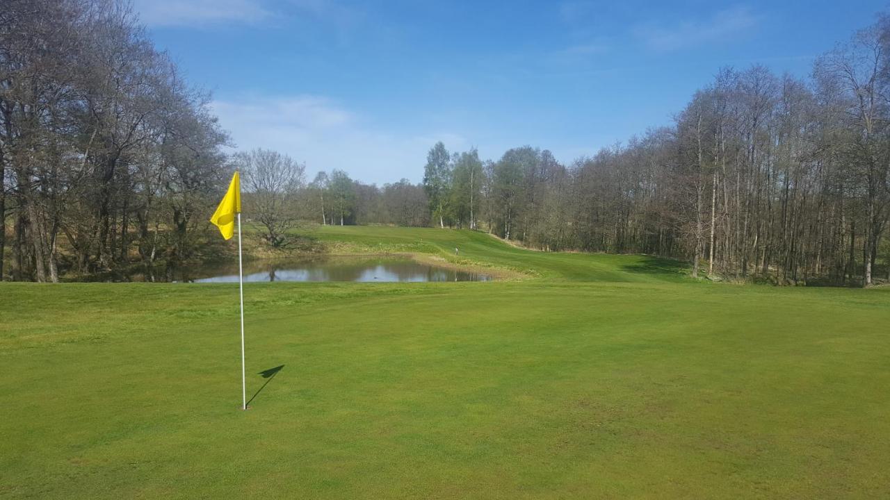 Melleruds Golfklubb Bed & Breakfast エクステリア 写真