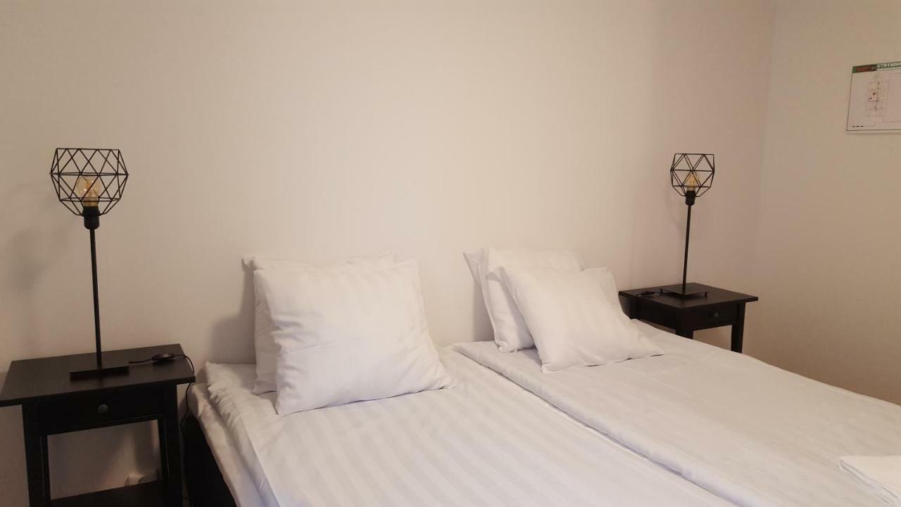 Melleruds Golfklubb Bed & Breakfast エクステリア 写真